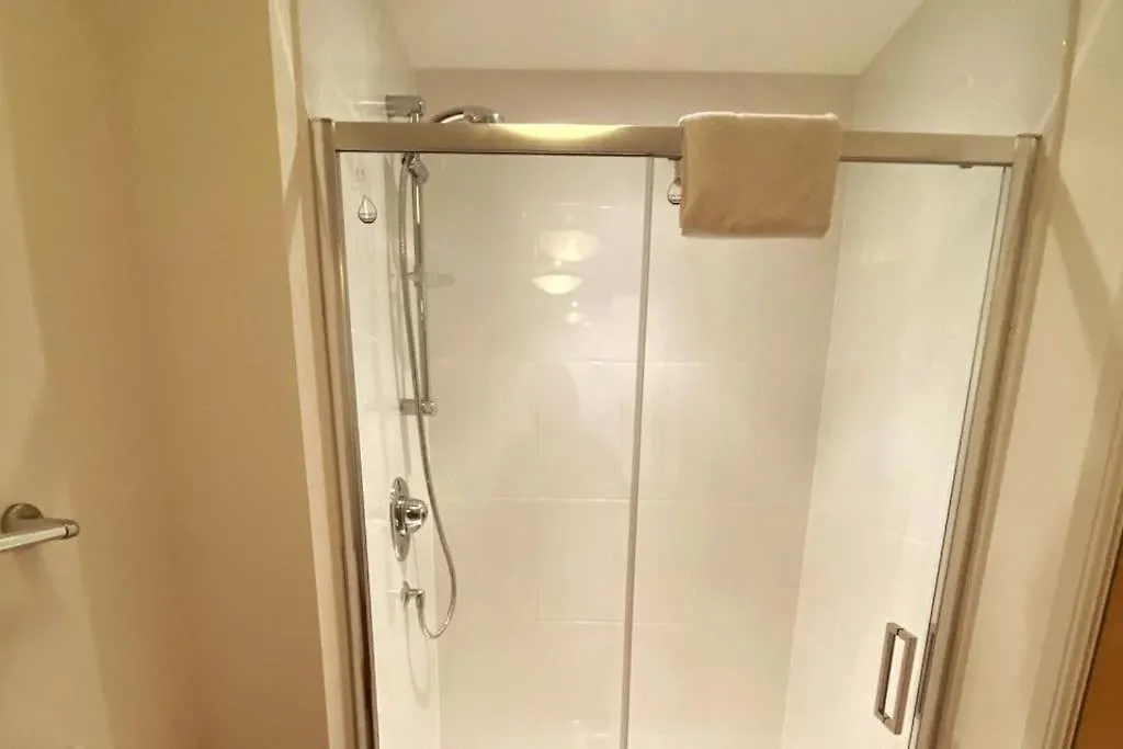 Spacious 4 Bedroom Townhouse Near Scenic Beach & City Centre Aberdeen 0*,  Egyesült Királyság