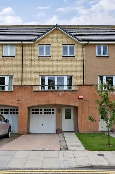 Apartman Spacious 4 Bedroom Townhouse Near Scenic Beach & City Centre Aberdeen