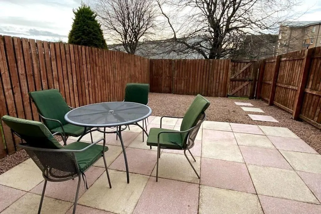 Apartman Spacious 4 Bedroom Townhouse Near Scenic Beach & City Centre Aberdeen Egyesült Királyság