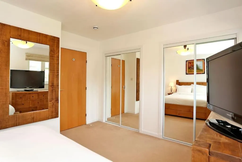 Apartman Spacious 4 Bedroom Townhouse Near Scenic Beach & City Centre Aberdeen Egyesült Királyság