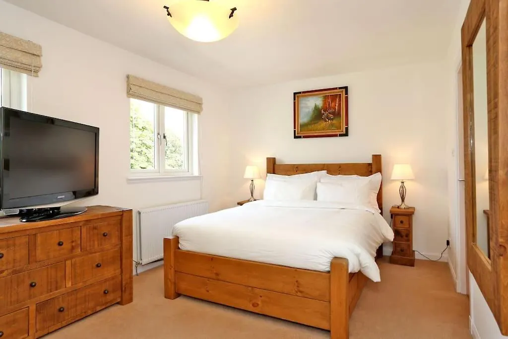 Apartman Spacious 4 Bedroom Townhouse Near Scenic Beach & City Centre Aberdeen